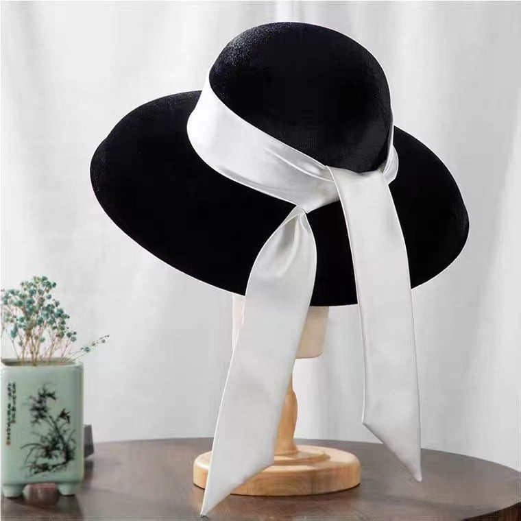 Elegant Black Hat for Women in French British Style
