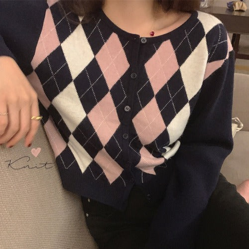 Contrast Color Rhombus Round Neck Knitted Sweater